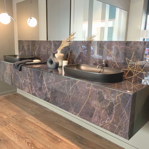 Blancahome allestimento negozio Lago Store bagno padronale
